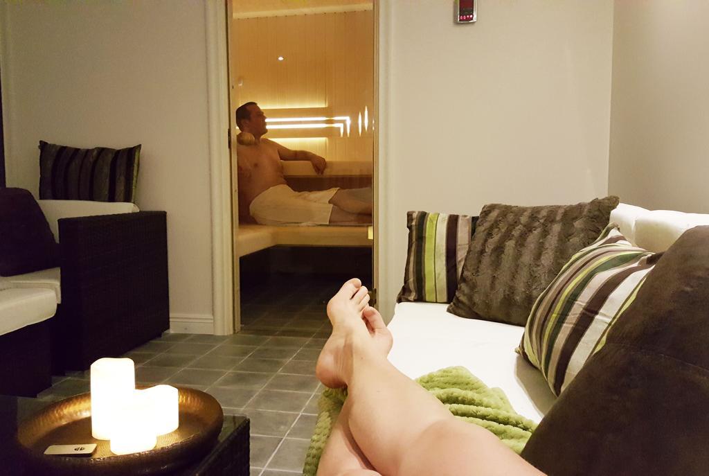 Guesthouse Eleven Hotel Arvika Buitenkant foto