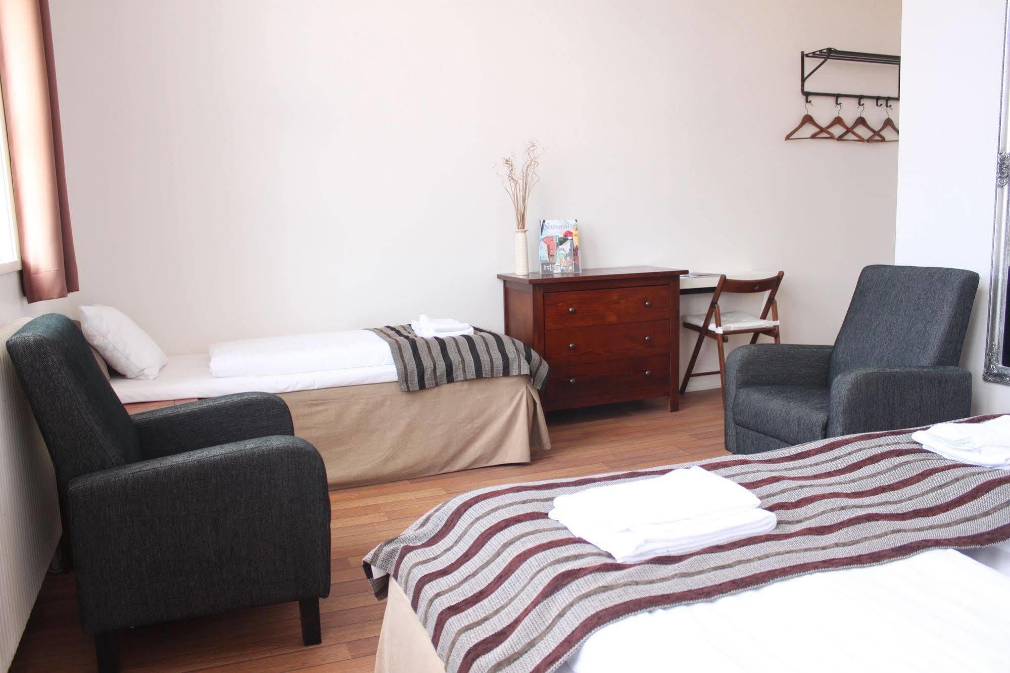 Guesthouse Eleven Hotel Arvika Buitenkant foto
